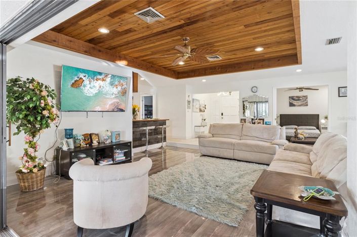 Image No.13-4 Bed House for sale