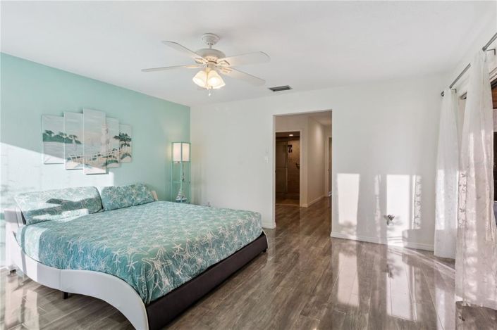 Image No.32-4 Bed House for sale