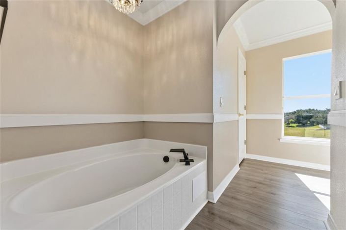 Image No.28-5 Bed House for sale