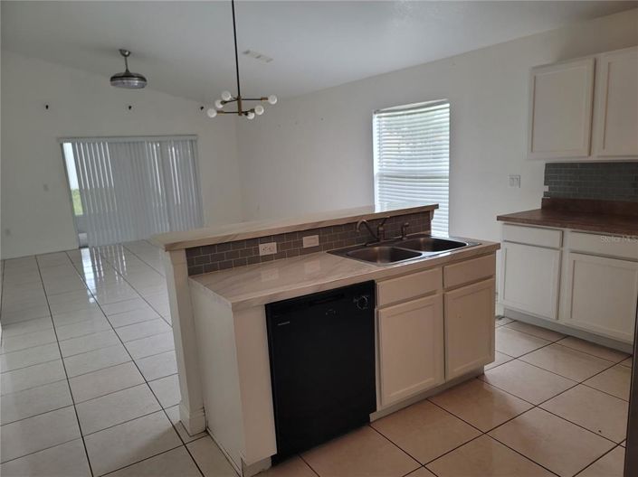 Image No.7-Maison de 4 chambres à vendre à Saint John