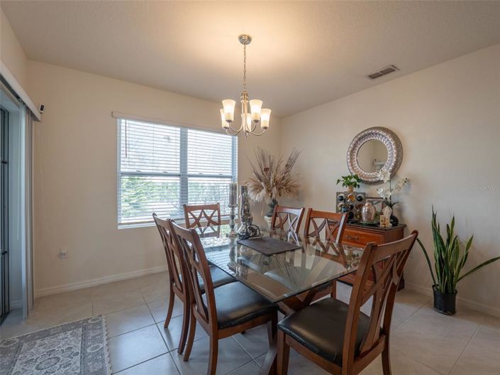 Image No.10-3 Bed House for sale