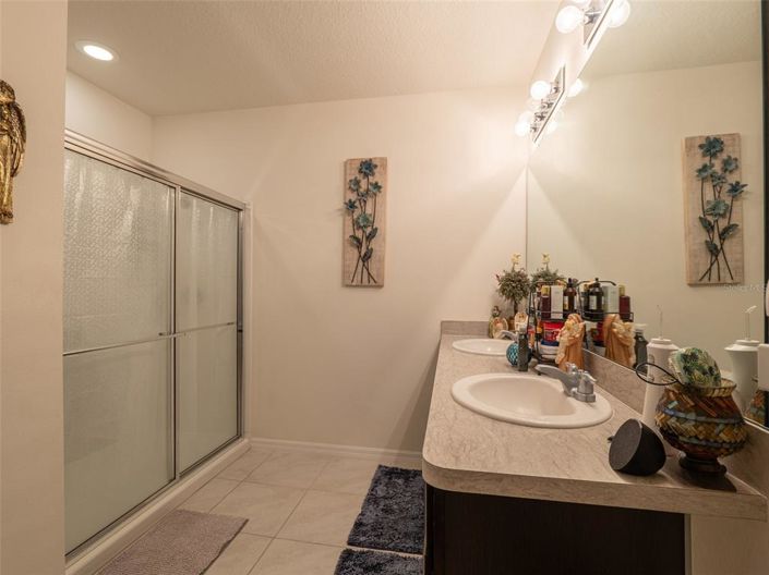 Image No.18-3 Bed House for sale