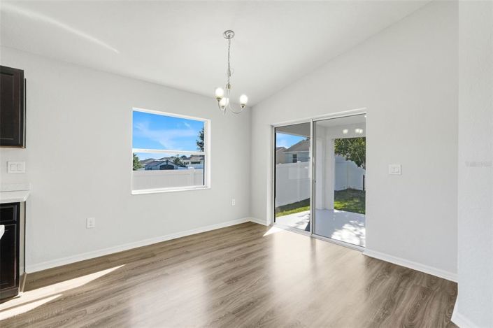 Image No.15-4 Bed House for sale