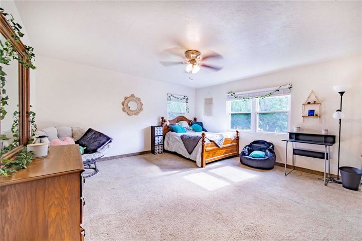 Image No.25-4 Bed House for sale