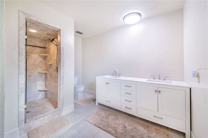 Image No.35-4 Bed House for sale