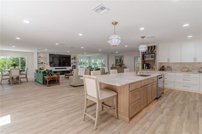 Image No.8-4 Bed House for sale