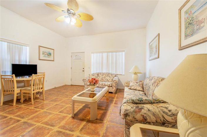 Image No.45-4 Bed House for sale