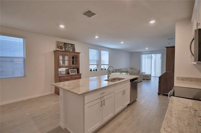 Image No.14-4 Bed House for sale