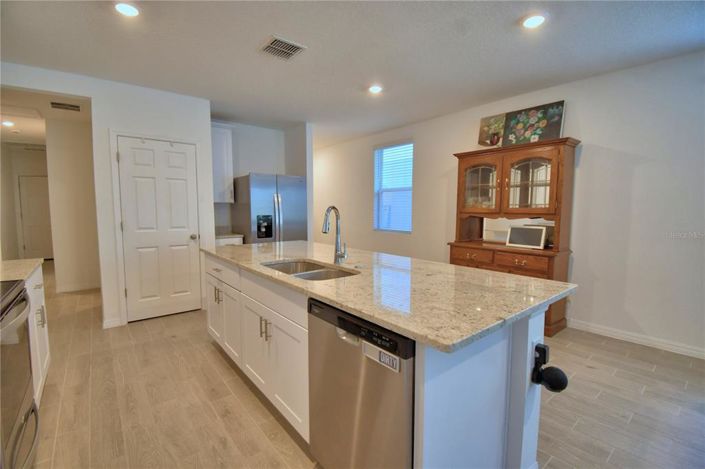 Image No.15-4 Bed House for sale