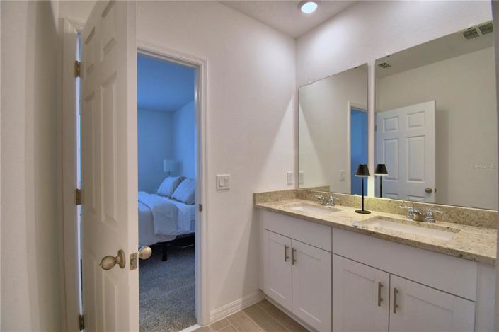 Image No.25-4 Bed House for sale