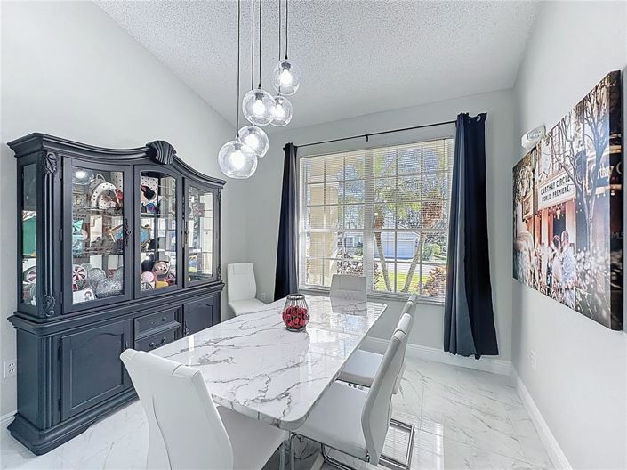 Image No.18-4 Bed House for sale