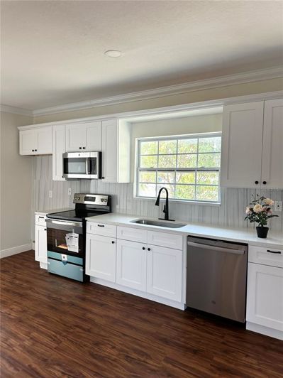 Image No.3-5 Bed House for sale