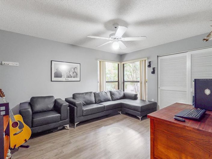 Image No.18-2 Bed Townhouse for sale