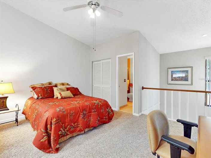 Image No.25-2 Bed Townhouse for sale