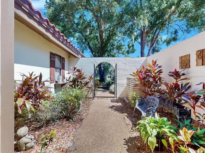 Image No.7-2 Bed Townhouse for sale