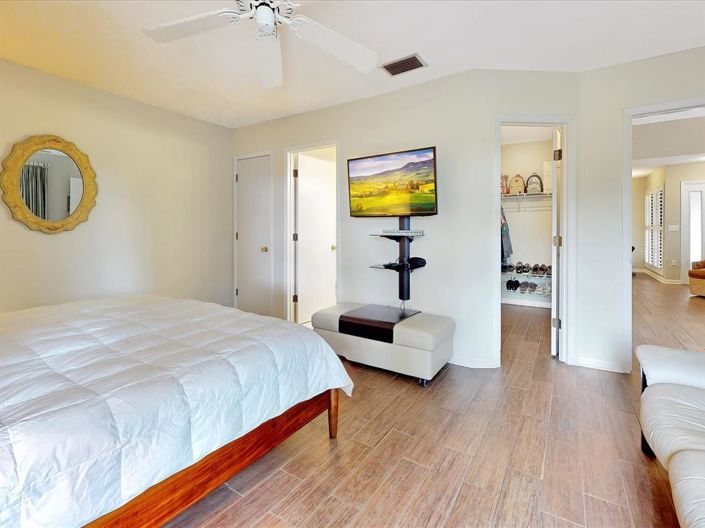 Image No.18-2 Bed Townhouse for sale