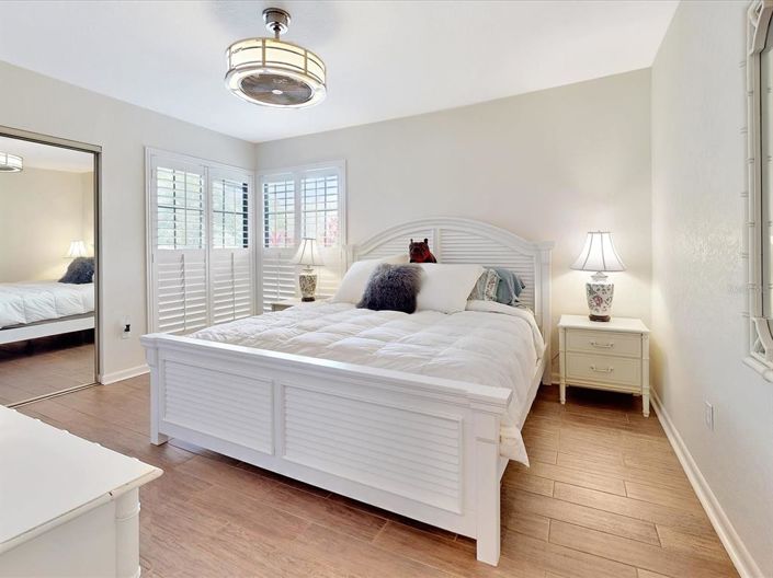 Image No.21-2 Bed Townhouse for sale