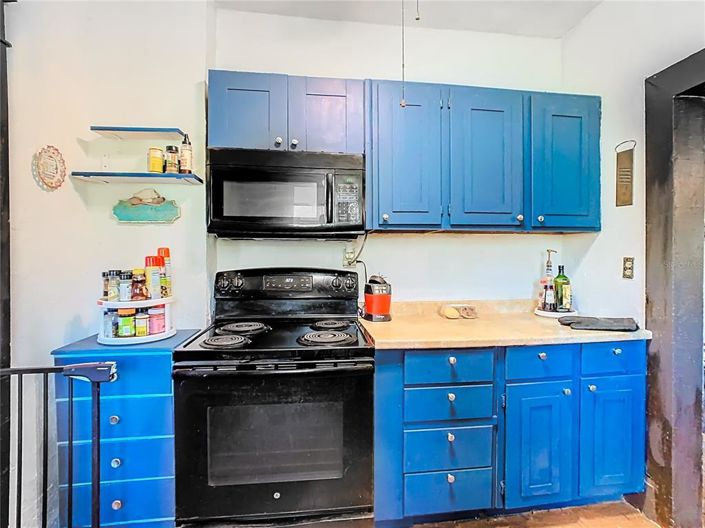 Image No.10-5 Bed House for sale