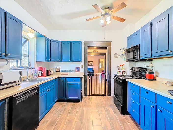 Image No.12-5 Bed House for sale