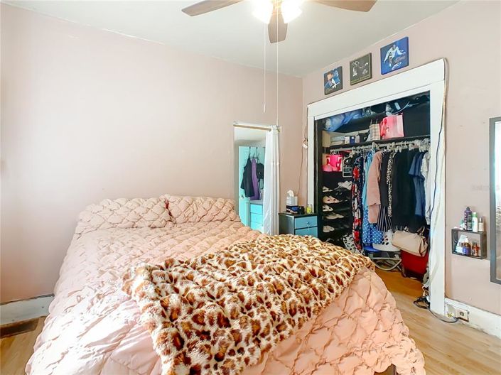 Image No.27-5 Bed House for sale