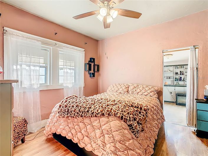 Image No.28-5 Bed House for sale