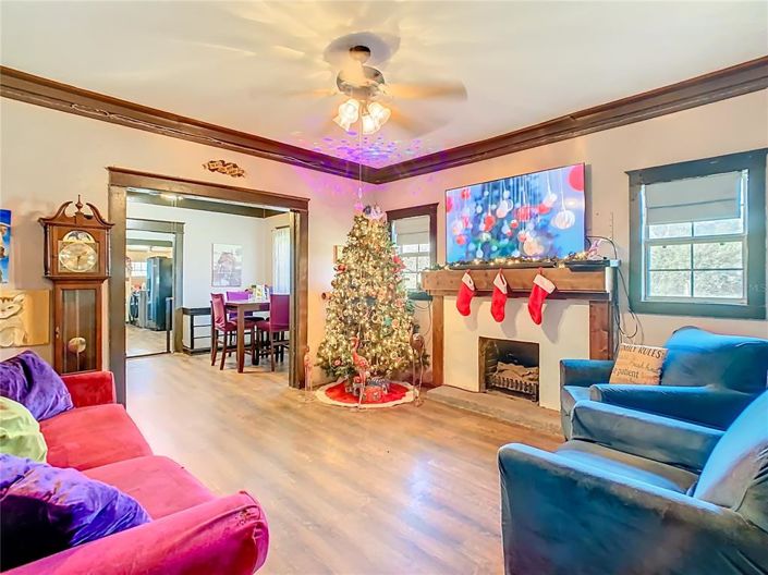 Image No.6-5 Bed House for sale