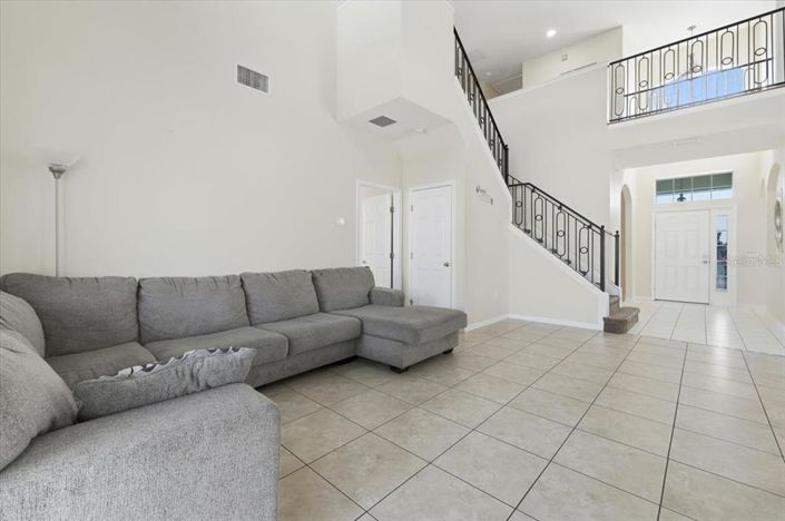 Image No.15-5 Bed House for sale