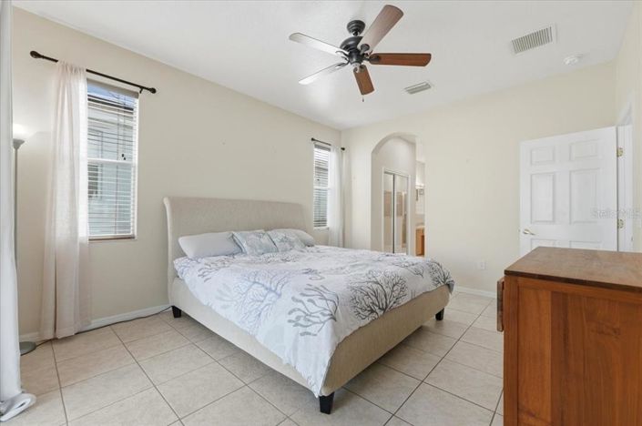 Image No.16-5 Bed House for sale