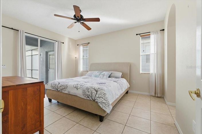 Image No.18-5 Bed House for sale