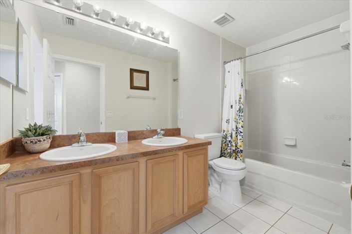 Image No.24-5 Bed House for sale