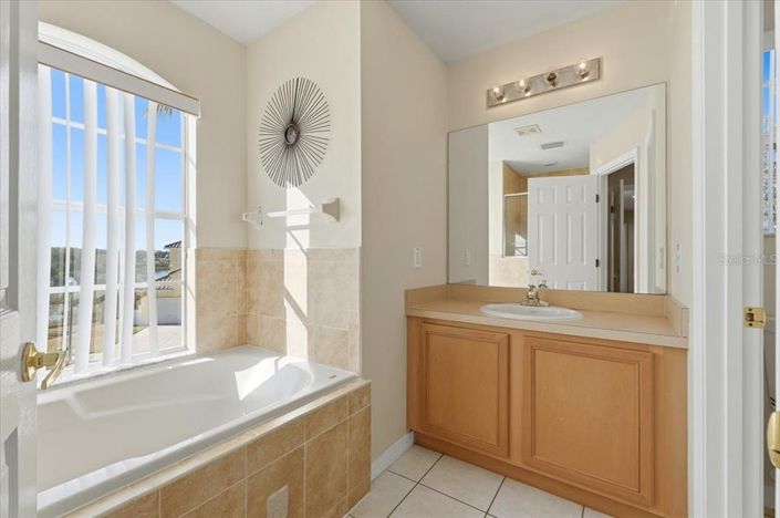 Image No.26-5 Bed House for sale