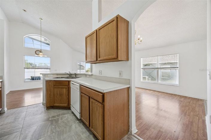 Image No.13-4 Bed House for sale