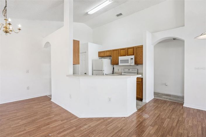 Image No.14-4 Bed House for sale