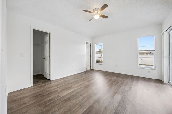 Image No.19-4 Bed House for sale