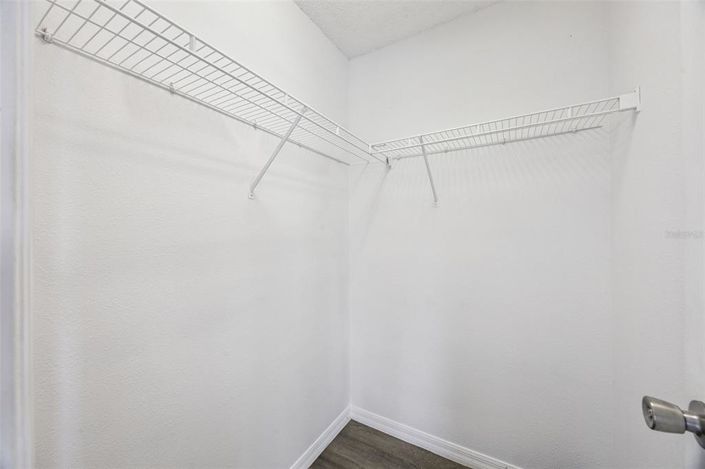 Image No.20-4 Bed House for sale