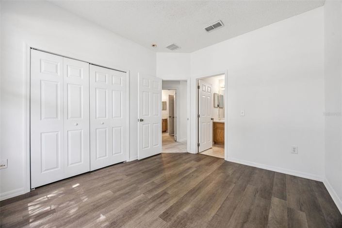 Image No.26-4 Bed House for sale