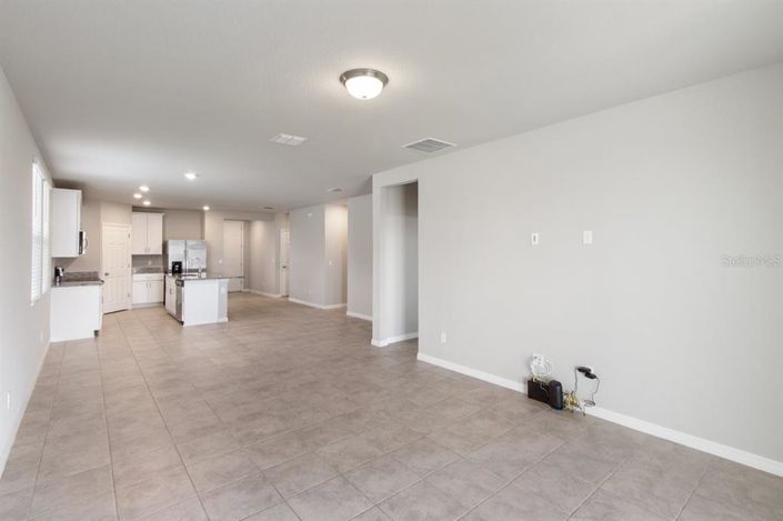 Image No.11-3 Bed House for sale