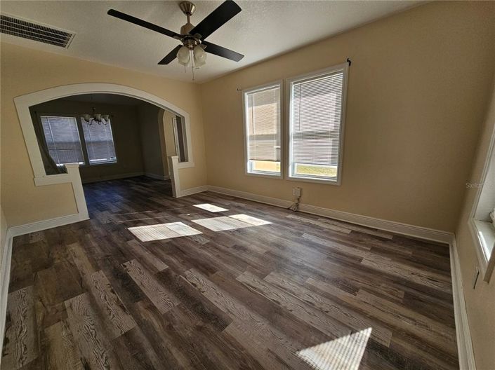 Image No.4-2 Bed House for sale