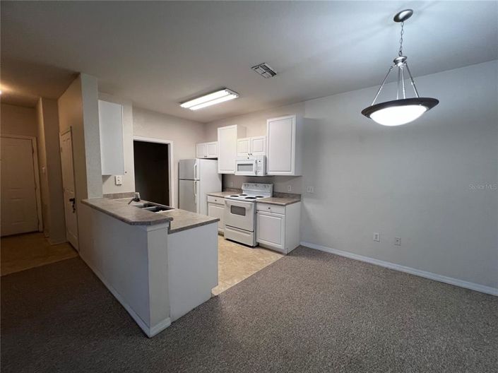 Image No.2-Appartement de 2 chambres à vendre à Saint John