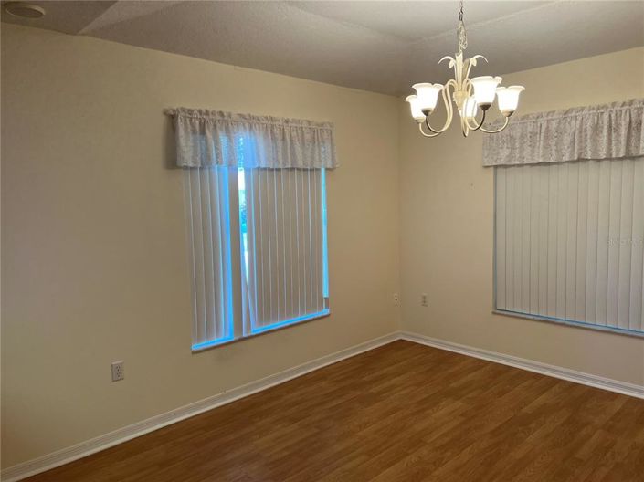 Image No.11-3 Bed House for sale