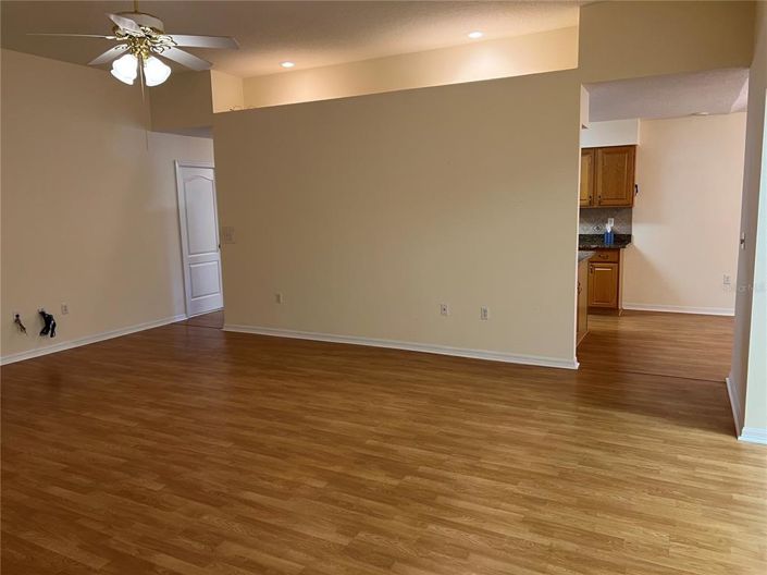 Image No.14-3 Bed House for sale