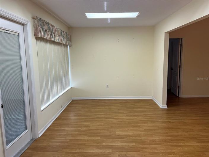 Image No.15-3 Bed House for sale