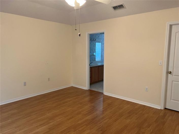 Image No.21-3 Bed House for sale