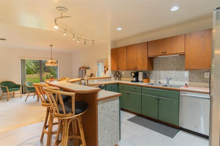 Image No.5-2 Bed House for sale