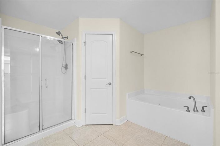 Image No.25-4 Bed House for sale