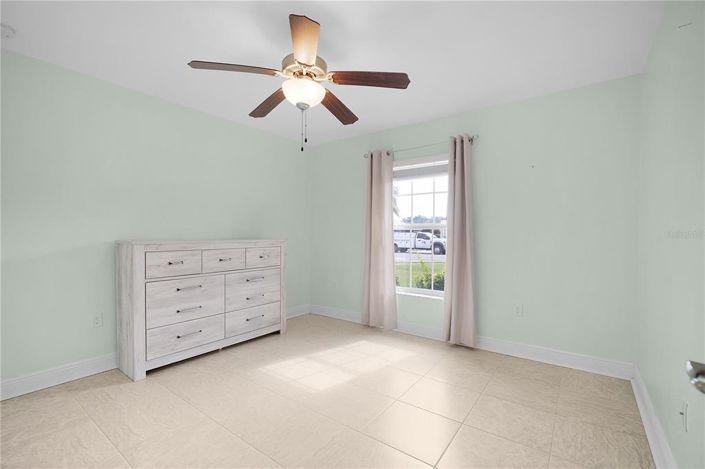 Image No.30-4 Bed House for sale