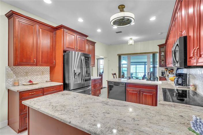 Image No.18-4 Bed House for sale