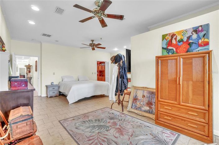 Image No.24-4 Bed House for sale