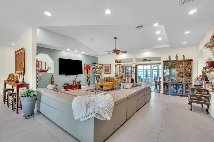 Image No.9-4 Bed House for sale