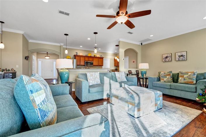 Image No.11-3 Bed House for sale